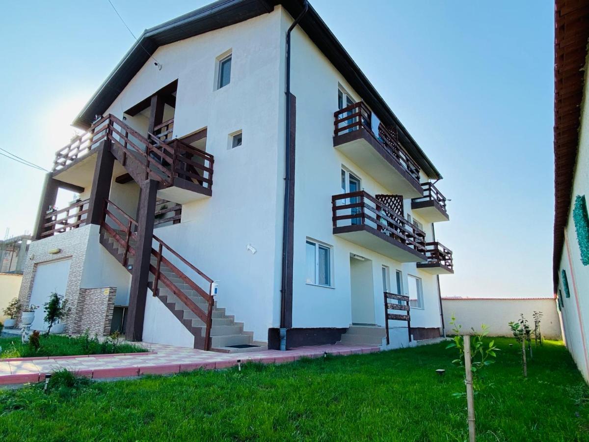 Vila Bella Două Mai Esterno foto